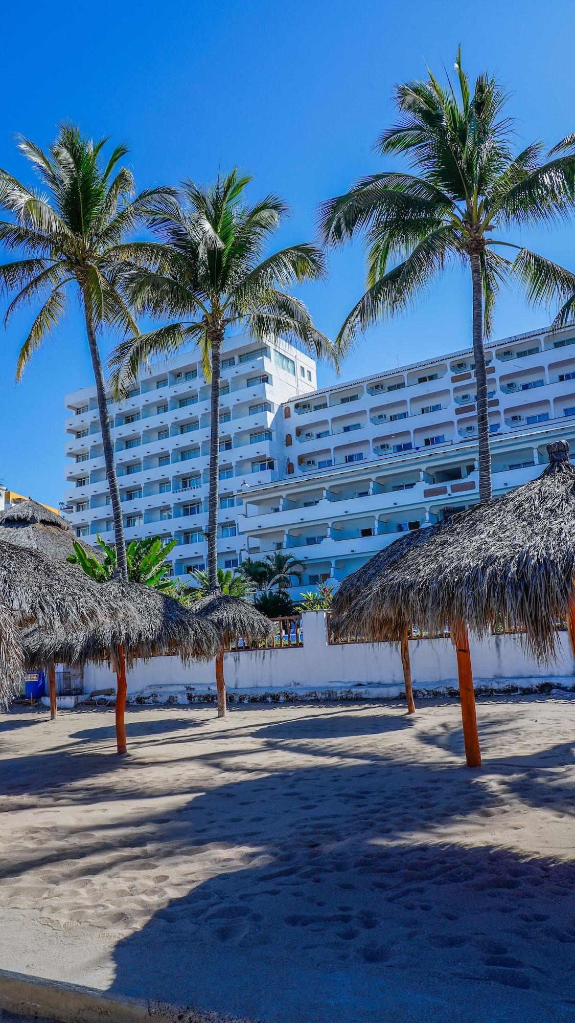 Tropicana Hotel ปูแอร์โตบาญาร์ตา ภายนอก รูปภาพ