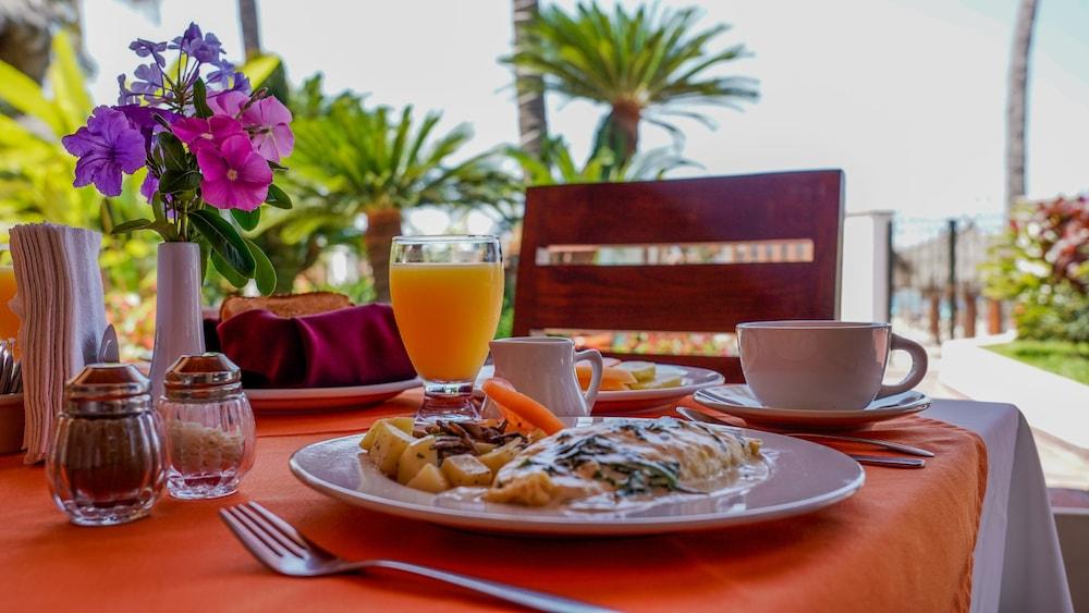 Tropicana Hotel ปูแอร์โตบาญาร์ตา ภายนอก รูปภาพ