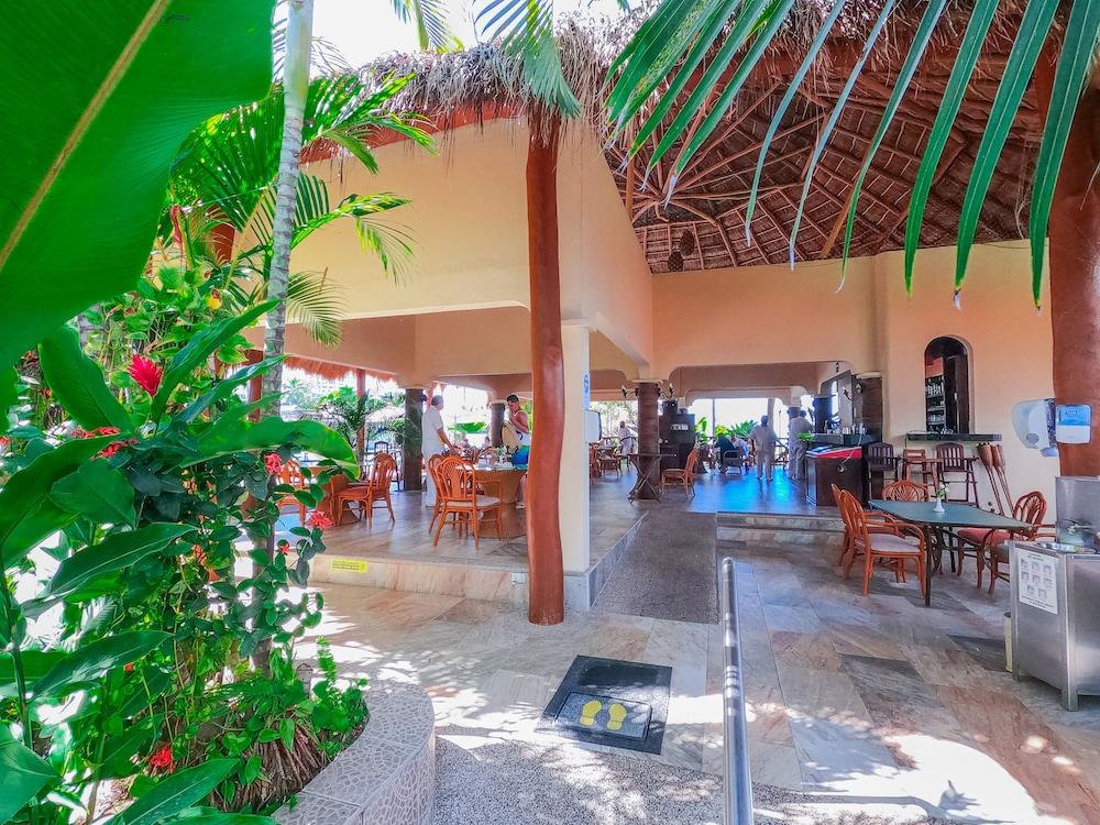 Tropicana Hotel ปูแอร์โตบาญาร์ตา ภายนอก รูปภาพ