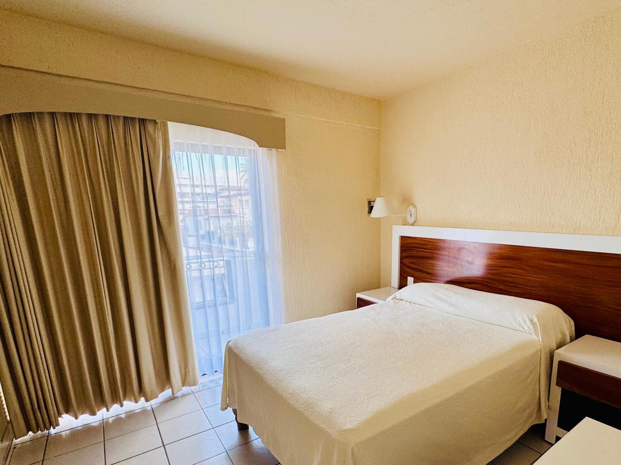 Tropicana Hotel ปูแอร์โตบาญาร์ตา ภายนอก รูปภาพ